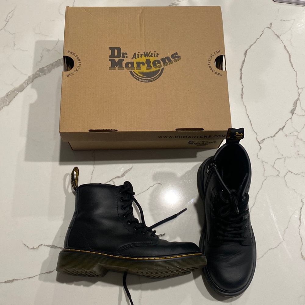 Dr. Martens black boot children size 1